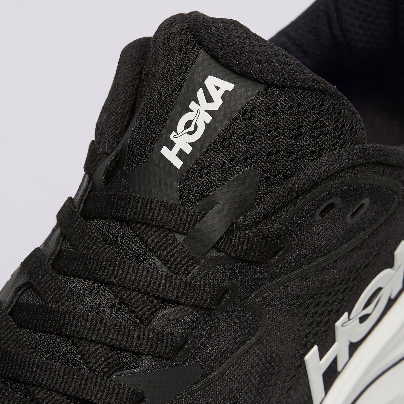 Дамски маратонки HOKA CLIFTON 10 1162031bwht цвят черен