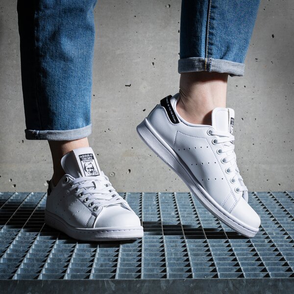 Дамски маратонки ADIDAS STAN SMITH  gv7608 цвят бял