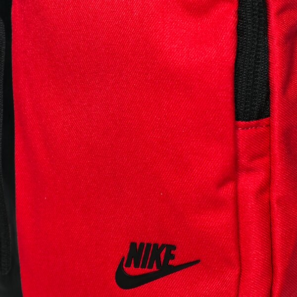Дамски сак NIKE ЧАНТА CORE SMALL ITEMS 3.0 ITEMS 3.0 ba5268657 цвят червен