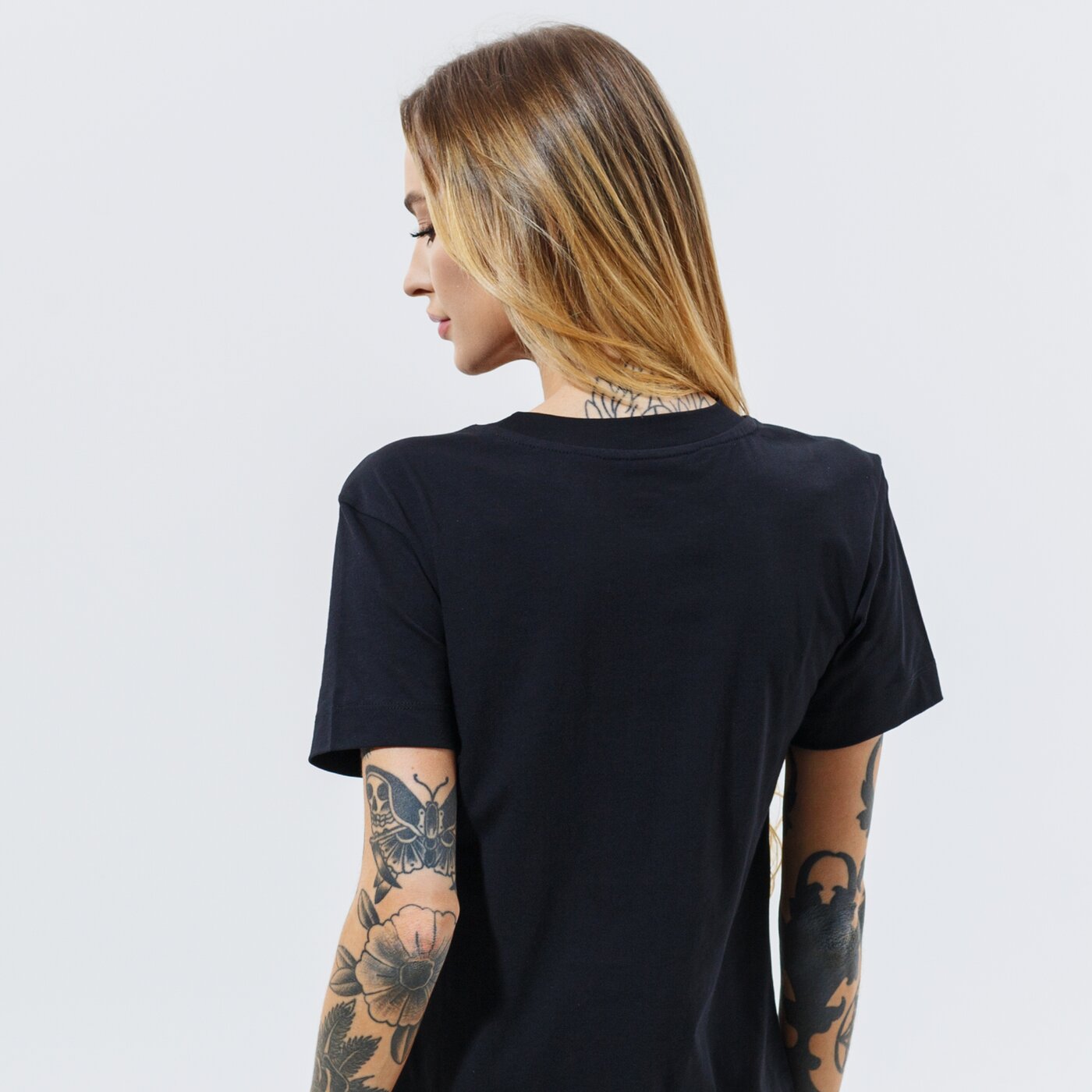 Дамска тениска VANS ТЕНИСКА WM JUNIOR V BOXY BLACK vn0a4mflblk1 цвят черен