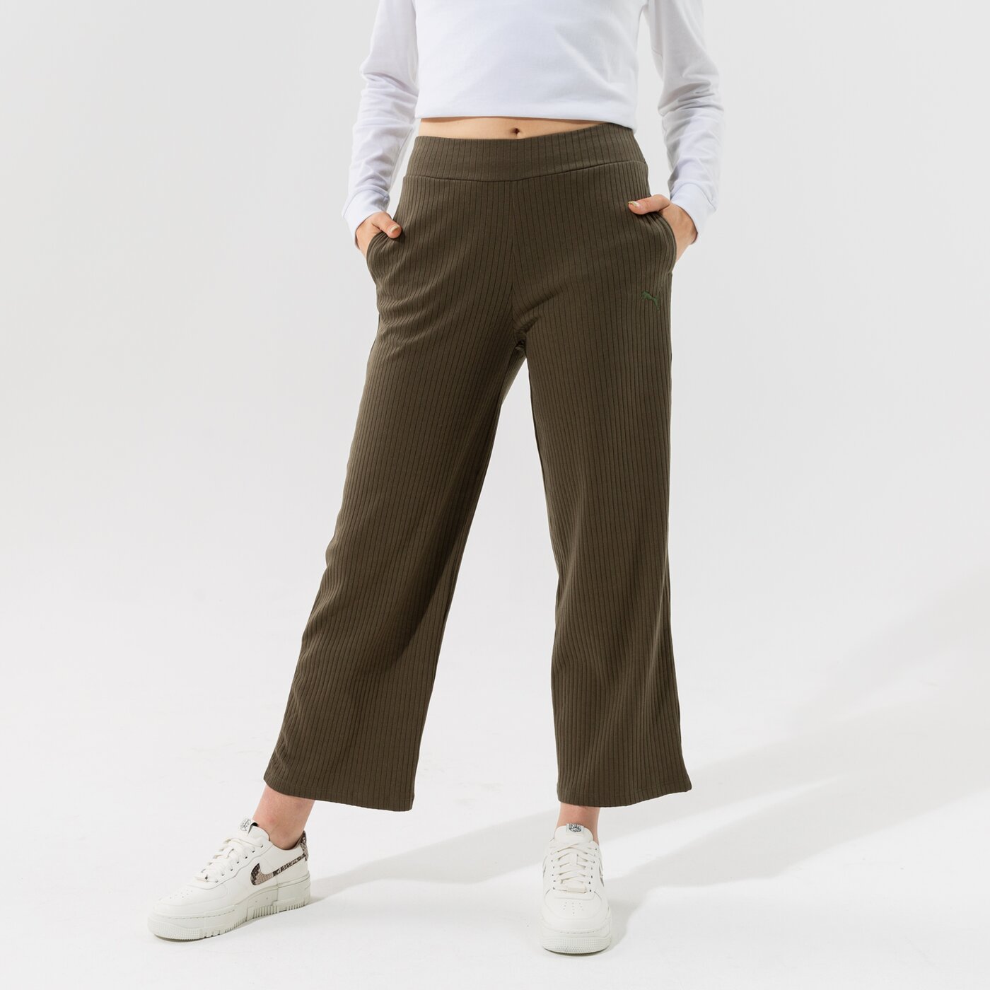 Дамски панталони PUMA ПАНТАЛОНИ HER RIBBED WIDE PANTS - GRAPE LEAF 58952544 цвят каки