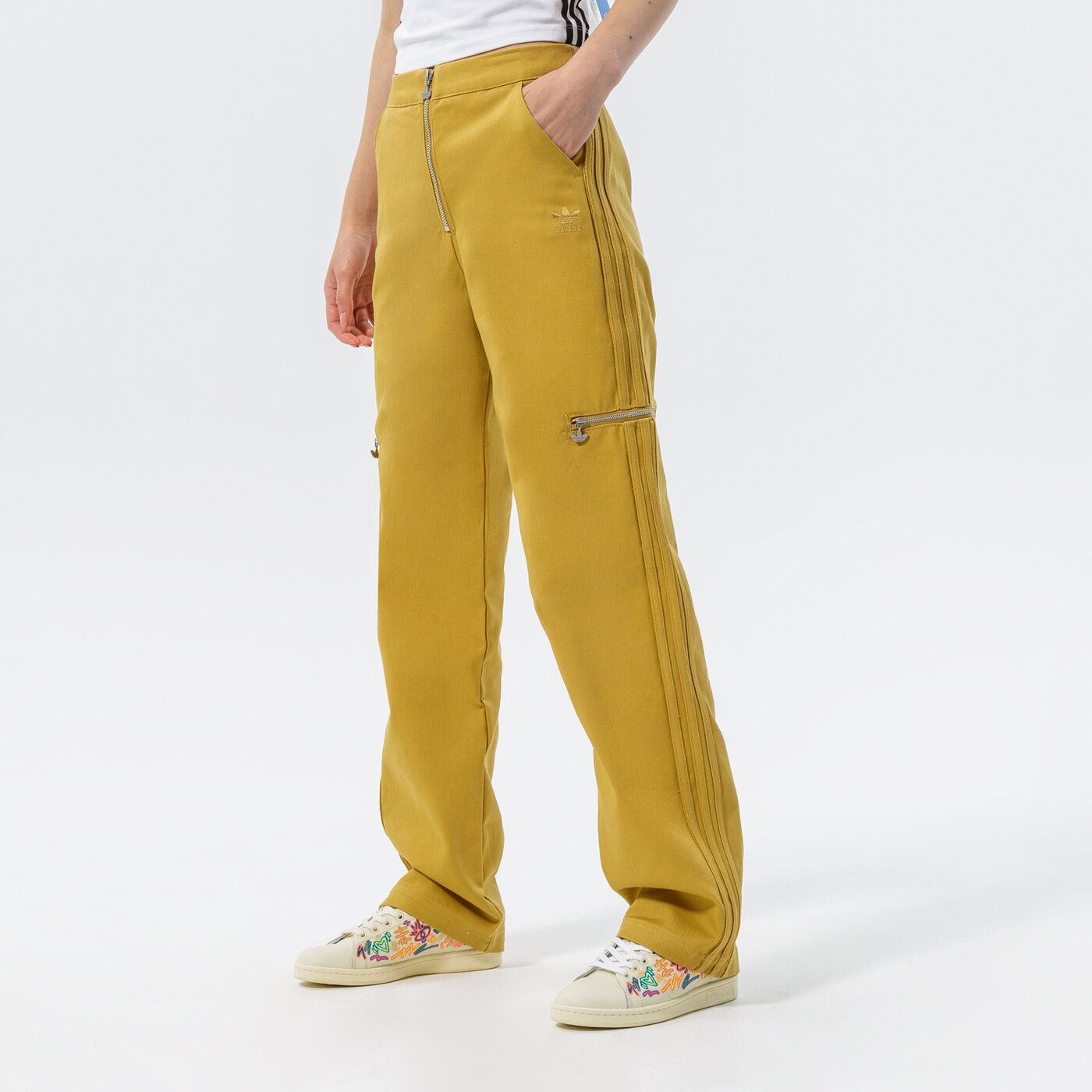 Дамски панталони ADIDAS ПАНТАЛОНИ TRACKPANT he4738 цвят горчица