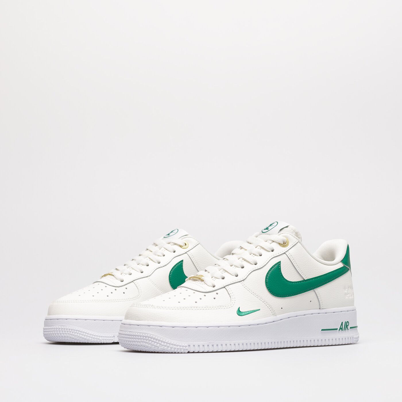 Мъжки маратонки NIKE AIR FORCE 1 '07 LV8 40TH dq7658-101 цвят бежов