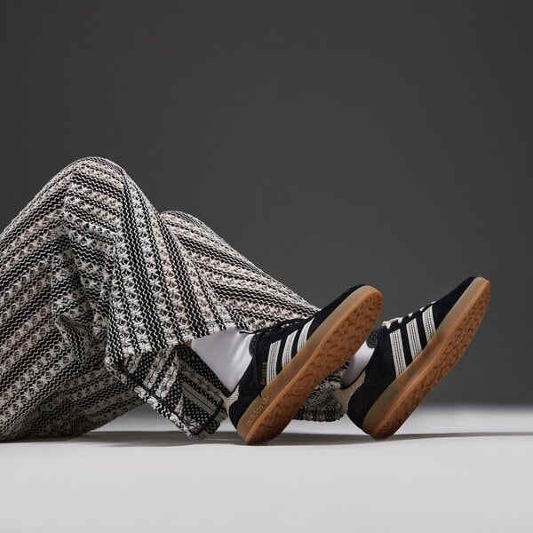 Дамски маратонки ADIDAS GAZELLE INDOOR W ji2755 цвят черен