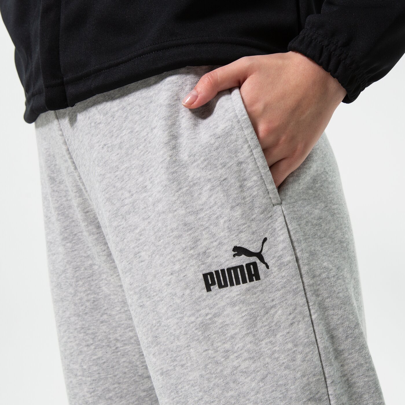 Дамски панталони PUMA ПАНТАЛОНИ ESS SWEATPANTS TR CL 586842 04 цвят сив
