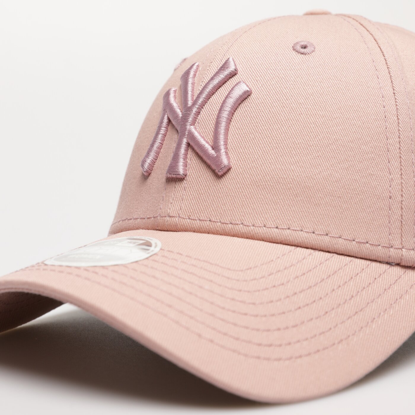 Дамска шапка с козирка NEW ERA ШАПКА WMNS LE 940 NYY NEW YORK YANKEES 60298801 цвят розов
