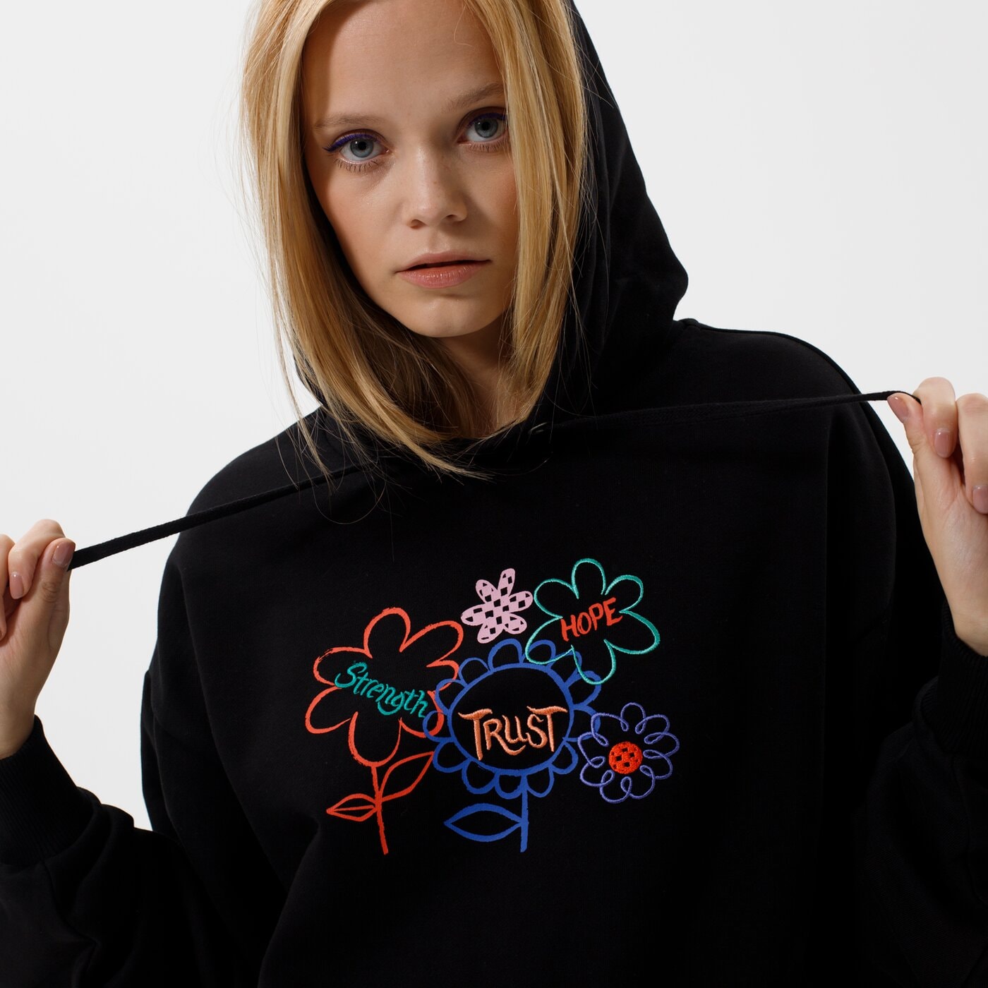 Дамски суичър VANS СУИТЧЪР С КАЧУЛКА HO21 W CORE APPAREL ТОПS vn0a5lk2blk1 цвят черен