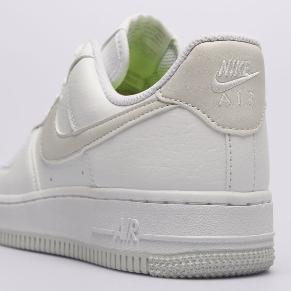 Дамски маратонки NIKE AIR FORCE 1 '07 SE dv3808-104 цвят бял