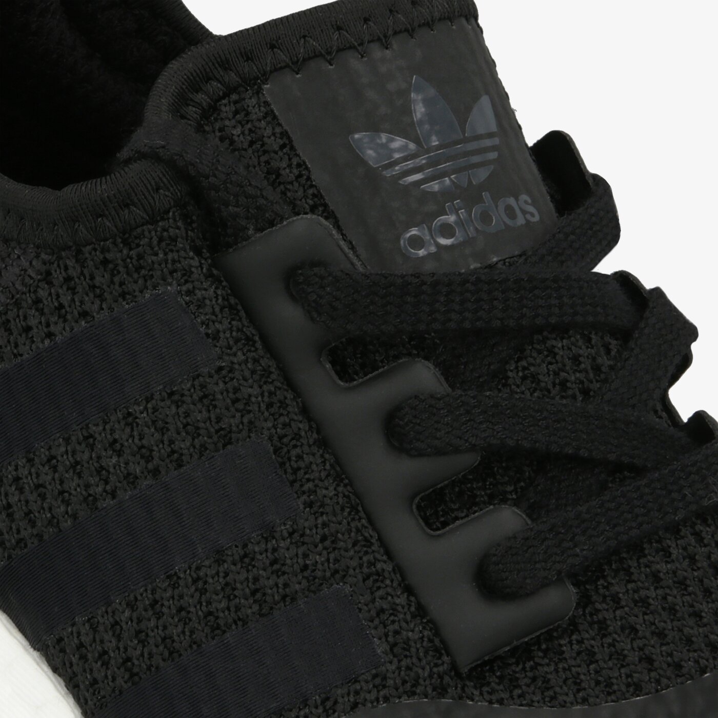 Мъжки маратонки ADIDAS NMD_R1 b42200 цвят черен