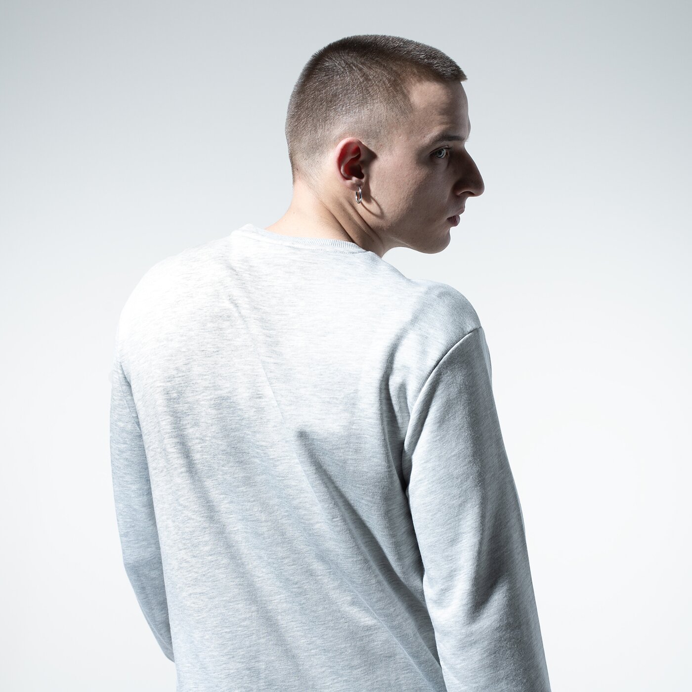 Мъжки суичър FILA СУИТЧЪР EFIM CREW SWEAT 688164b13 цвят сив