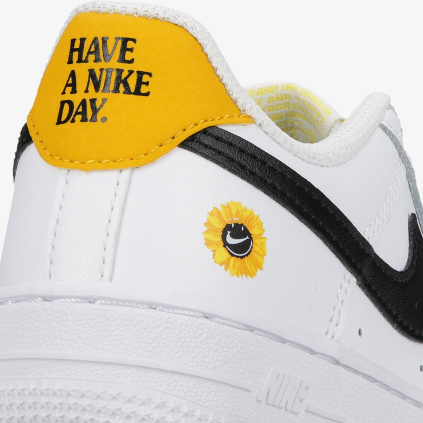 Детски маратонки NIKE AIR FORCE 1 LV8  dm4253-100 цвят бял