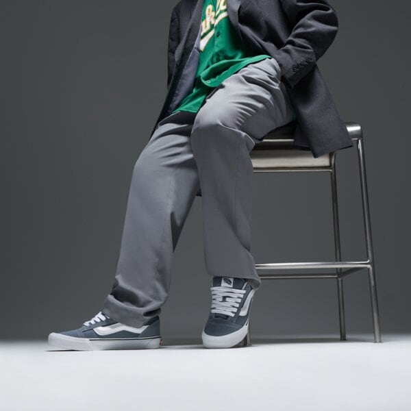 Мъжки маратонки VANS KNU SKOOL  vn000d22rv21 цвят сив