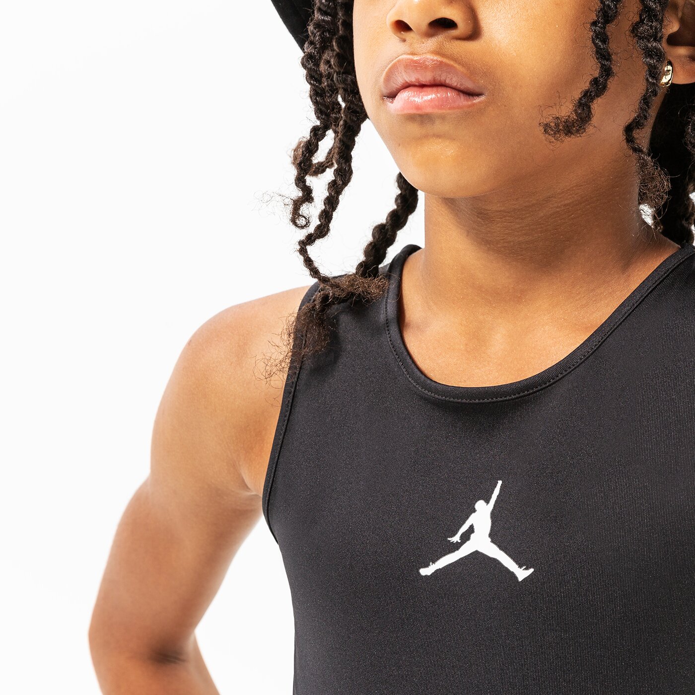 Детска тениска JORDAN ТОП JORDAN ESSENTIALS ACTIVE ТОП G 45a855-023 цвят черен