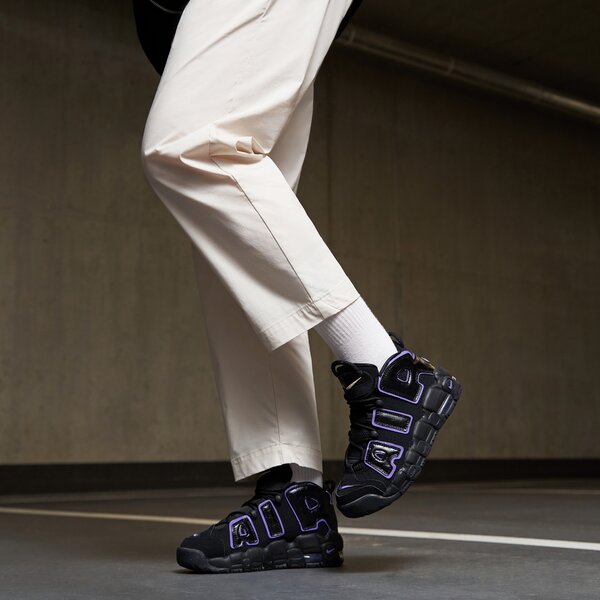 Детски маратонки NIKE AIR MORE UPTEMPO dx5954-001 цвят черен
