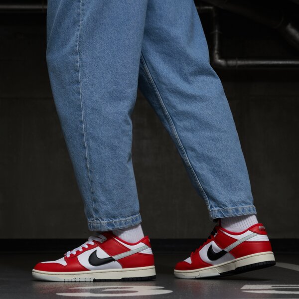 Мъжки маратонки NIKE DUNK LOW RETRO PRM dz2536-600 цвят червен