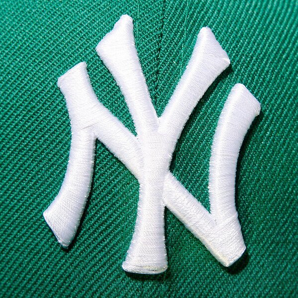Дамска шапка с козирка NEW ERA ШАПКА MLB BASIC NY YANKEES 10004022 цвят зелен
