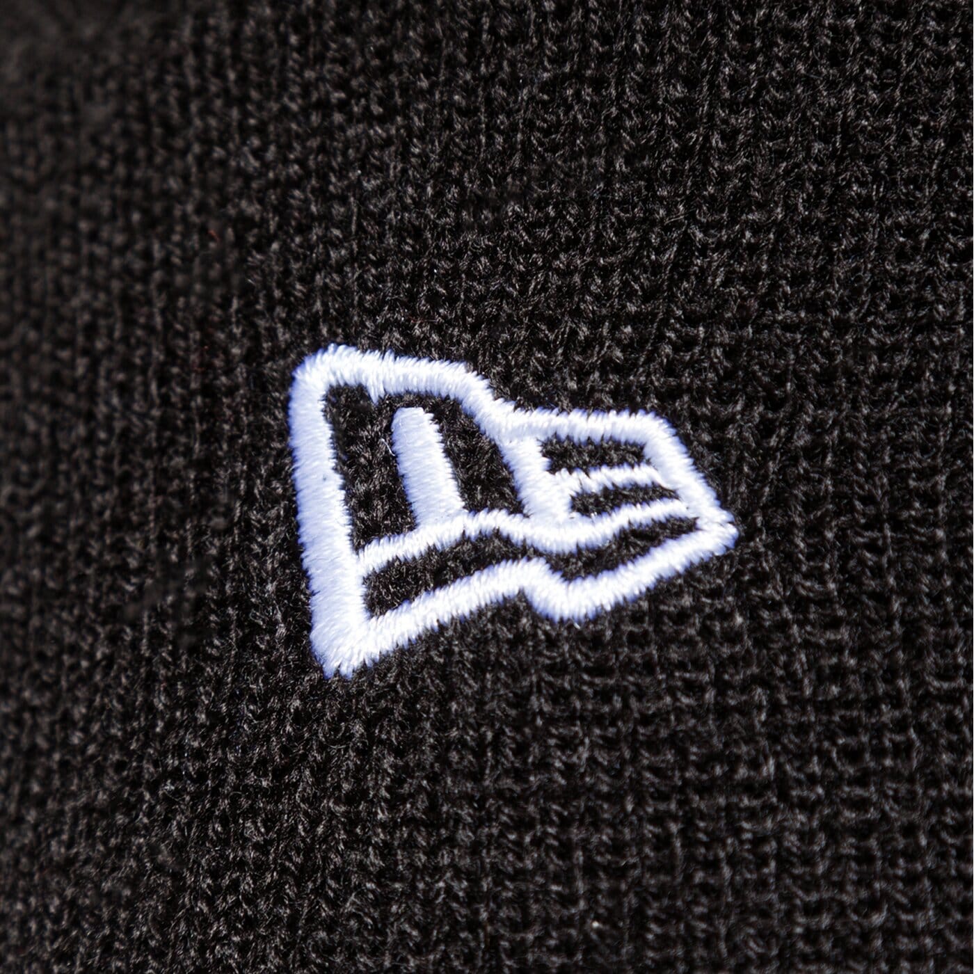 Дамска зимна шапка NEW ERA ЗИМНА ШАПКА CUFF KNIT BLK NEW ERA BLK 12134752 цвят черен