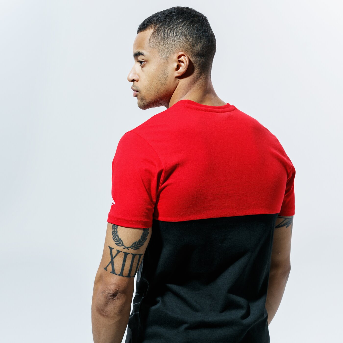 Мъжка тениска NEW ERA ТЕНИСКА NBA LARGE OTL SS TEE CHIBUL FDRBLK 12487535 цвят черен