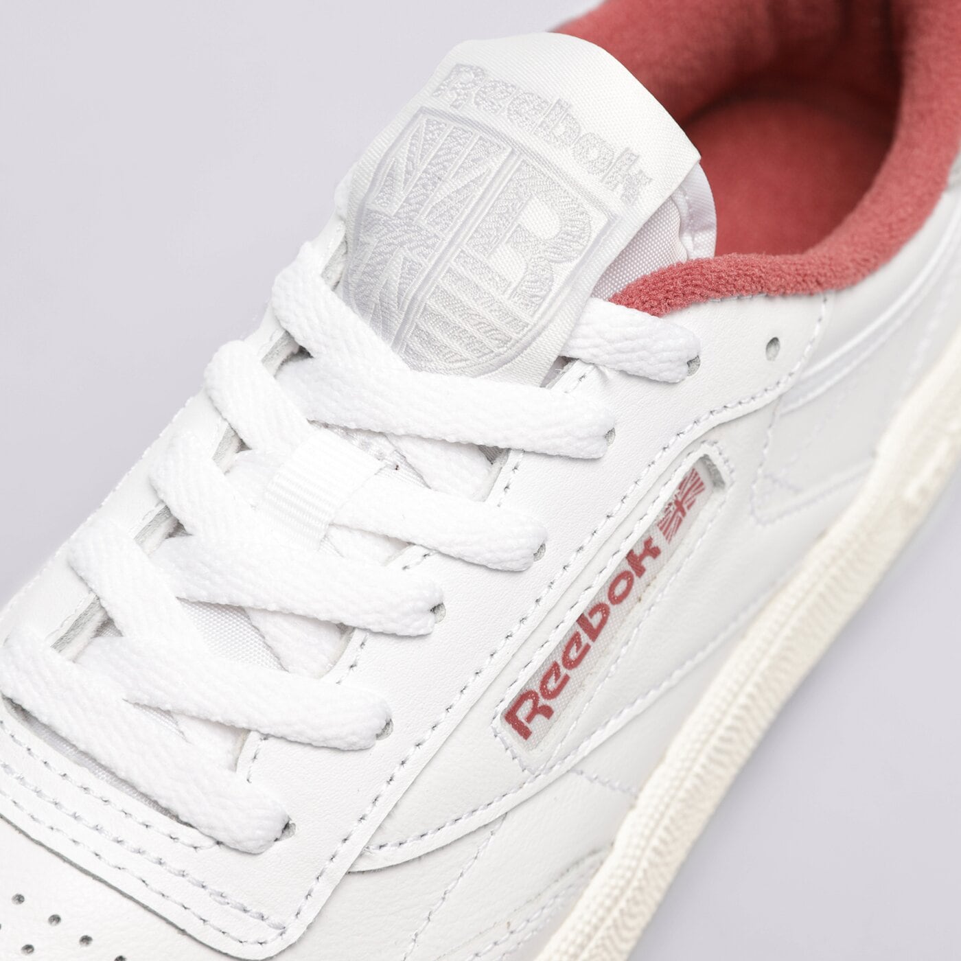 Дамски маратонки REEBOK CLUB C 85 100033087 цвят бял