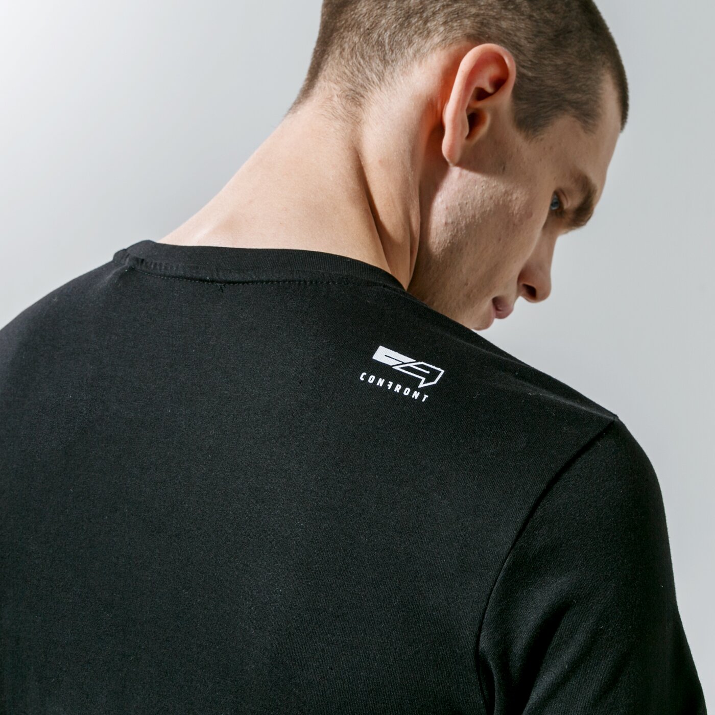 Мъжка тениска CONFRONT ТЕНИСКА BOX LOGO TEE BLK cf121tsm43002 цвят черен