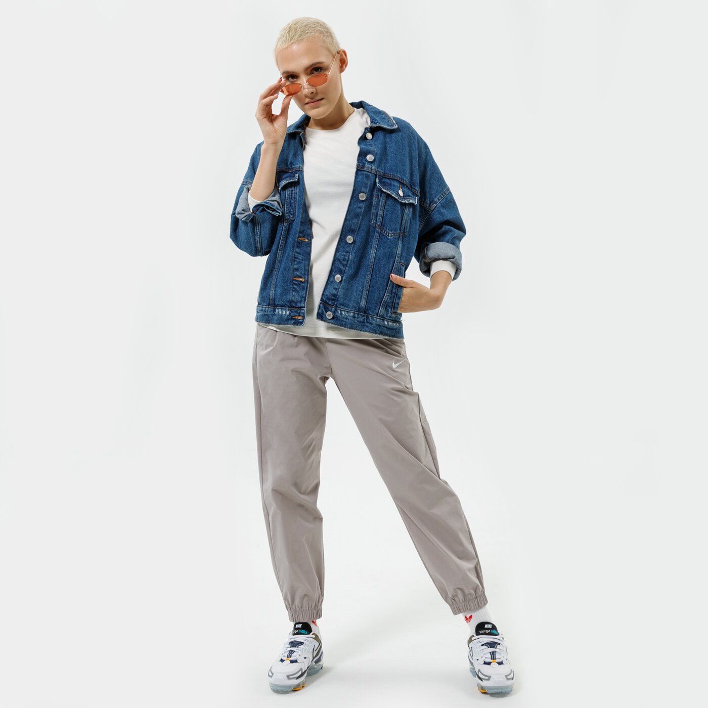 Дамски панталони NIKE ПАНТАЛОНИ W NSW ICN CLSH WVN HR JGGR dd5048-033 цвят сив