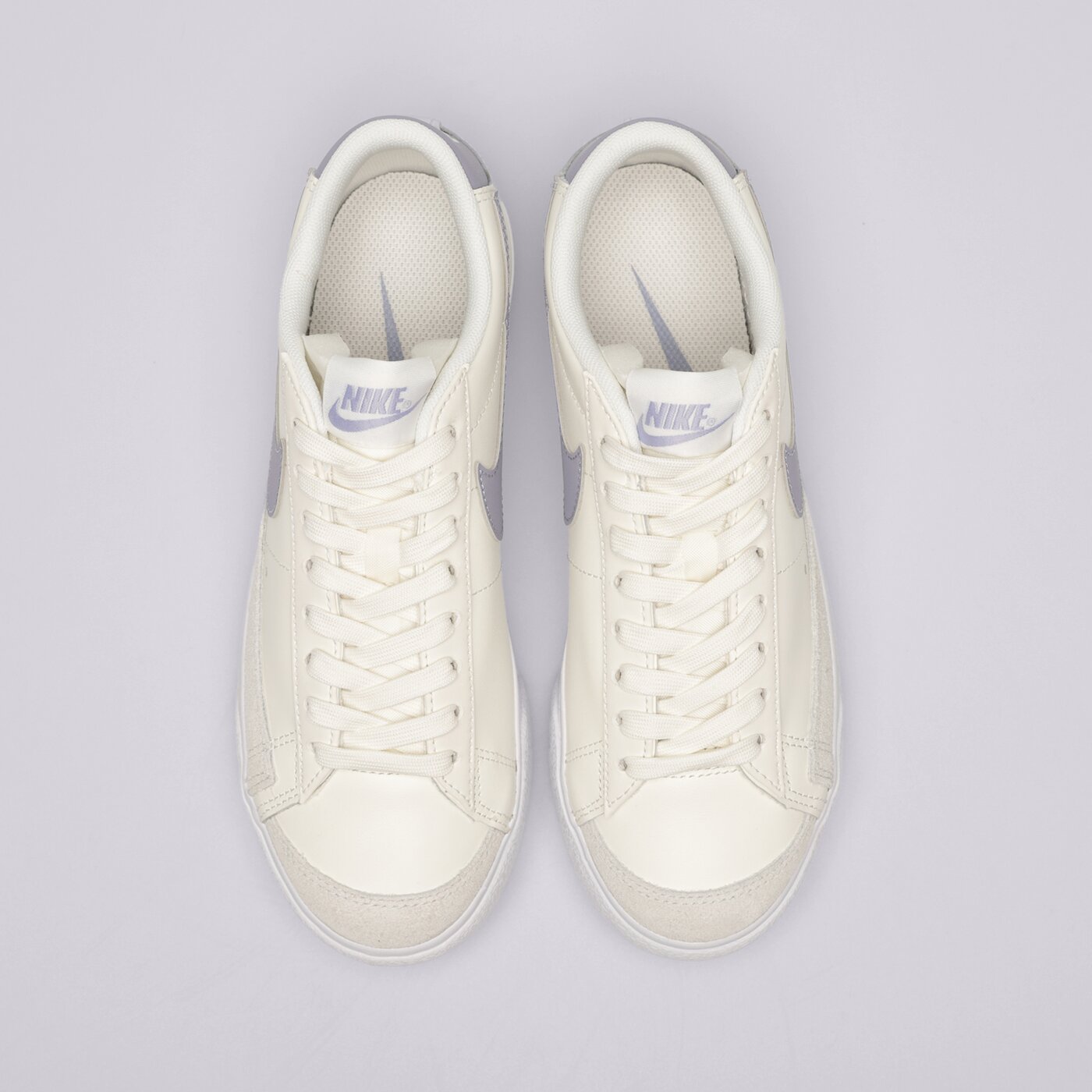 Дамски маратонки NIKE W BLAZER LOW PLATFORM dj0292-110 цвят бял