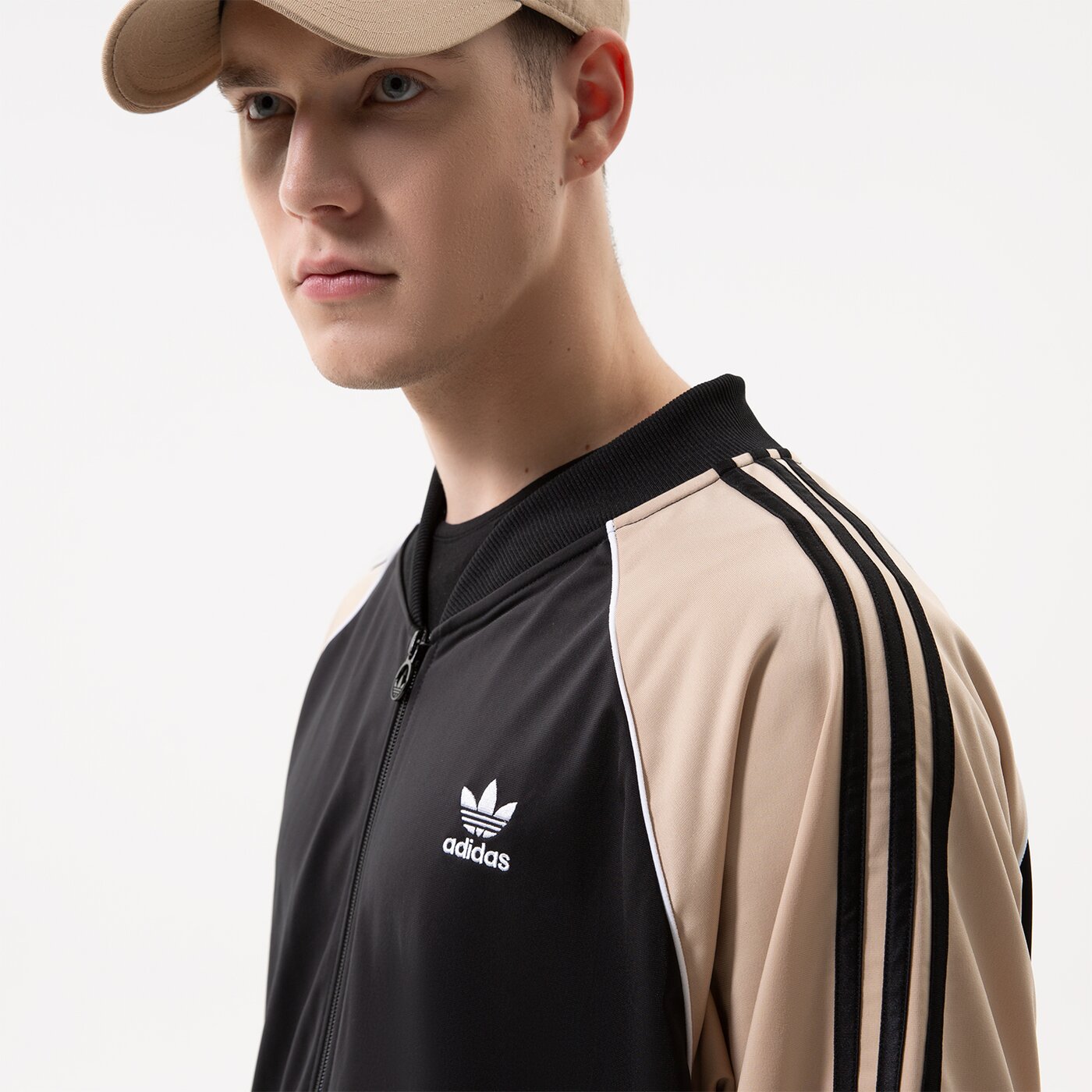 Мъжки суичър ADIDAS СУИТЧЪР СЪС ЗАКОПЧАВАНЕ TRICOT SST TT hi3000 цвят черен