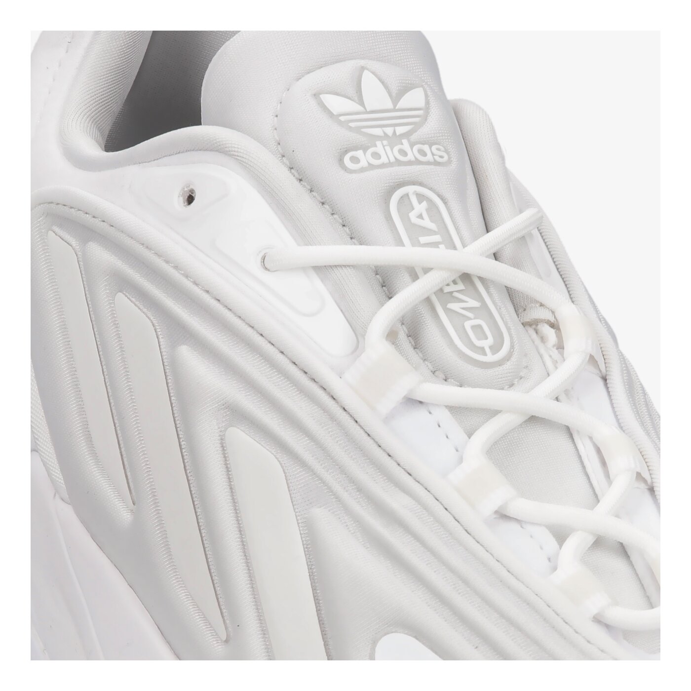 Мъжки маратонки ADIDAS OZELIA h04251 цвят бял