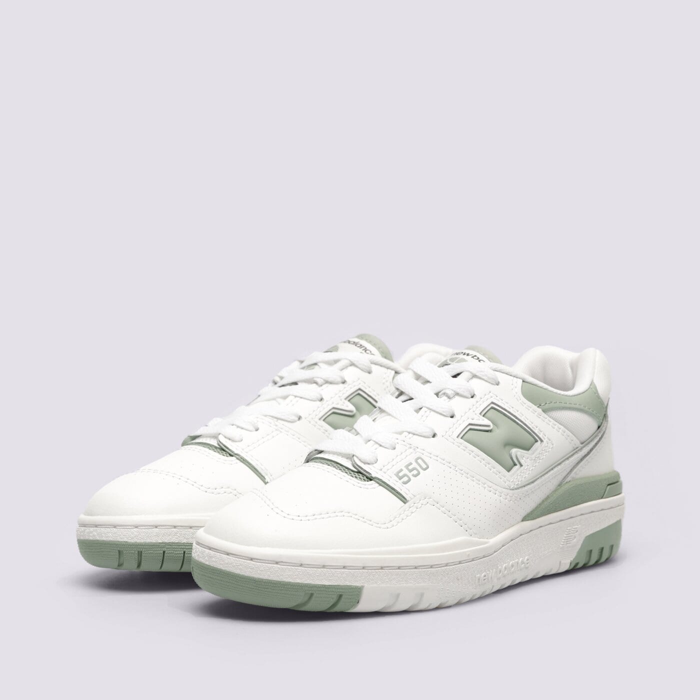 Дамски маратонки NEW BALANCE 550  bbw550bg цвят бял