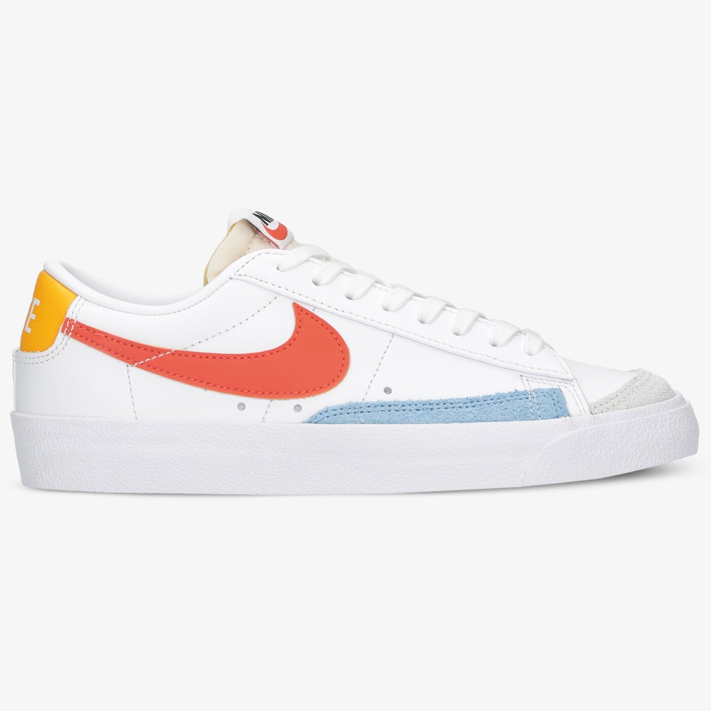 Дамски маратонки NIKE BLAZER LOW '77 dc4769-105 цвят бял