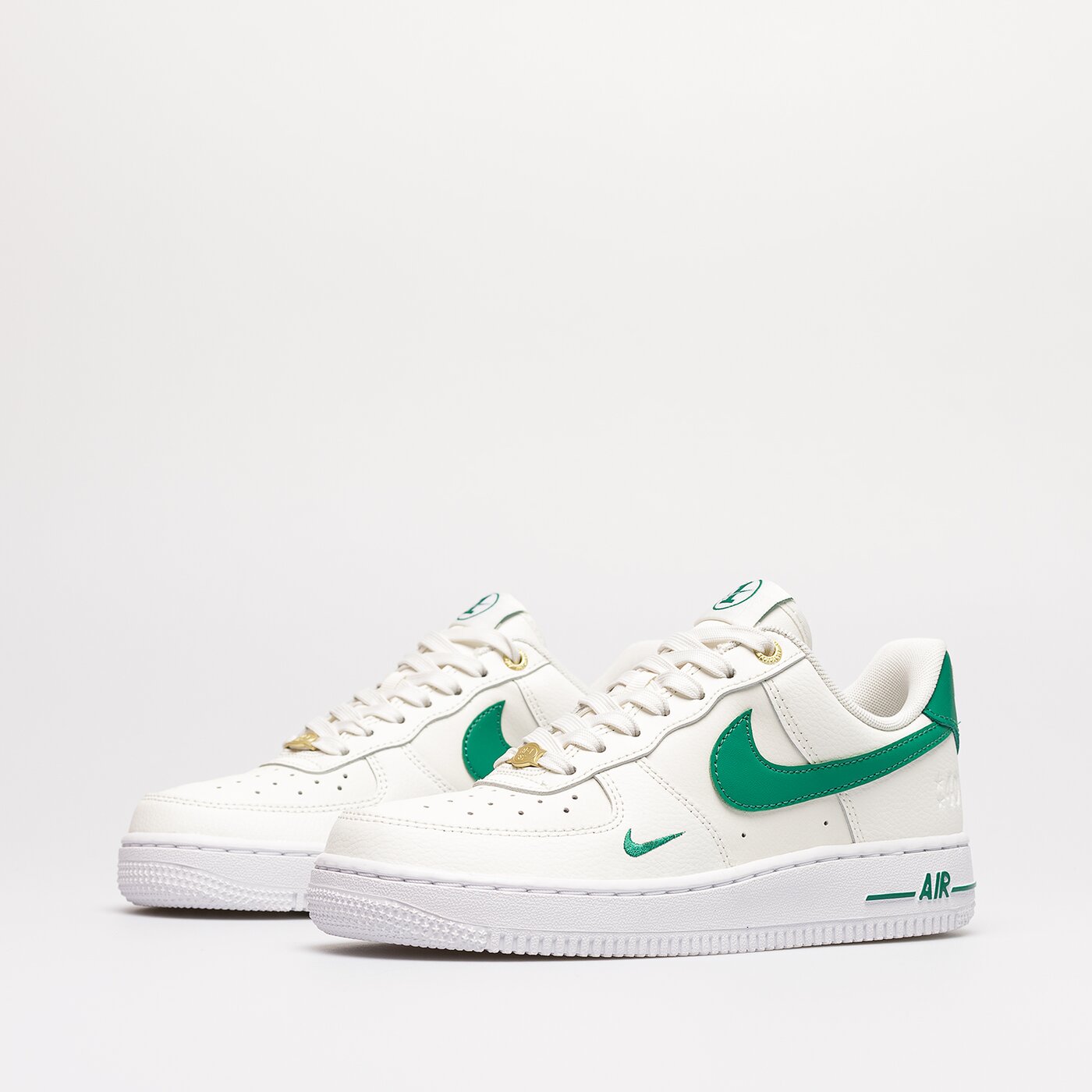 Дамски маратонки NIKE WMNS AIR FORCE 1 '07 SE XCAT dq7582-101 цвят бежов