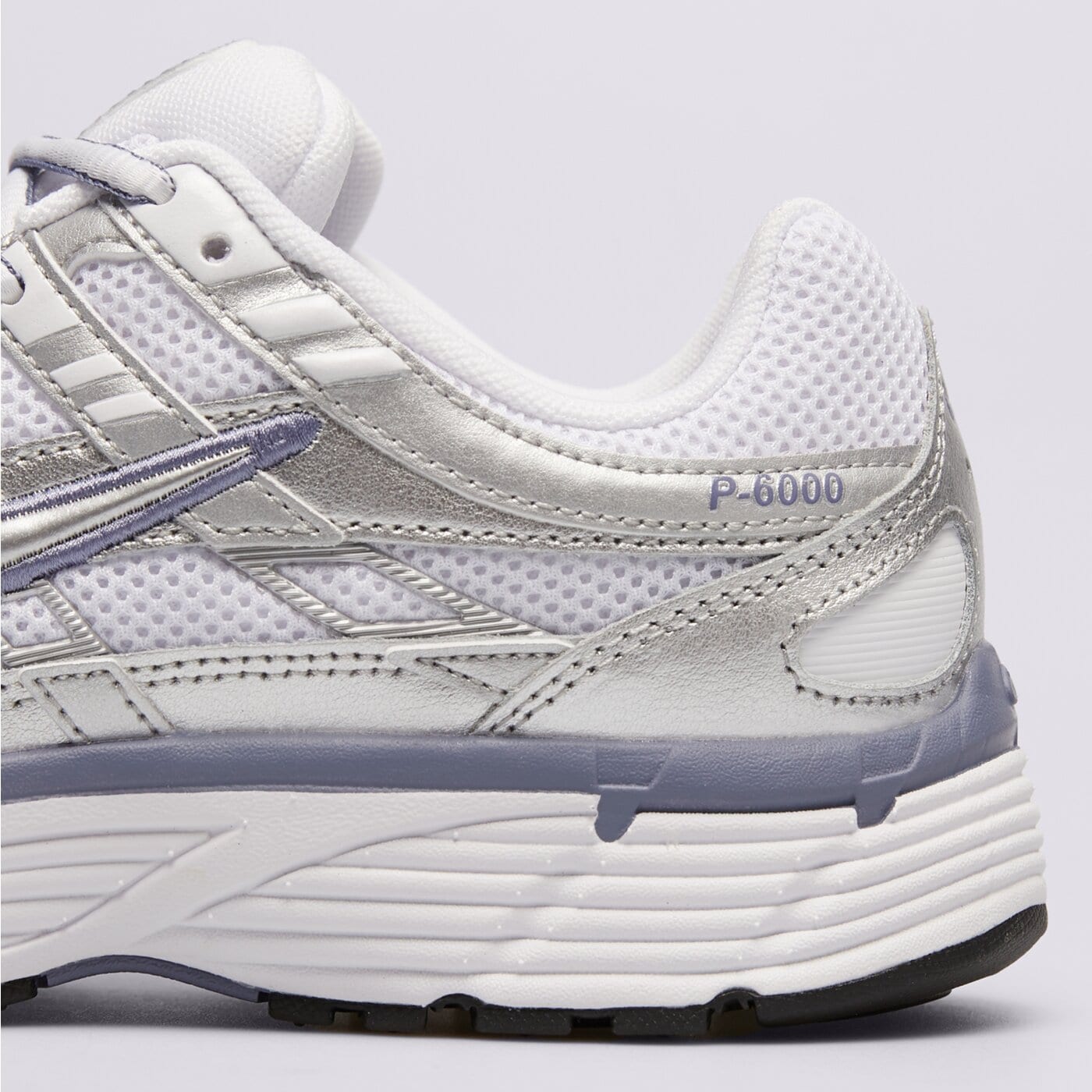 Дамски маратонки NIKE W P-6000  bv1021-014 цвят сребърен