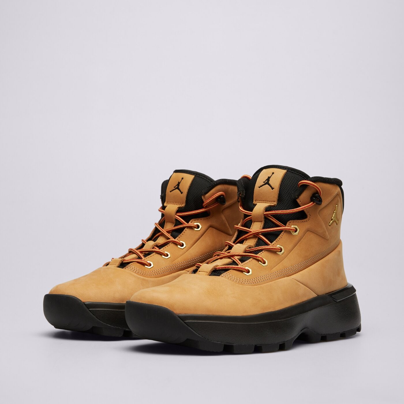 Мъжки зимни обувки JORDAN REMIX hv4580-200 цвят кафяв