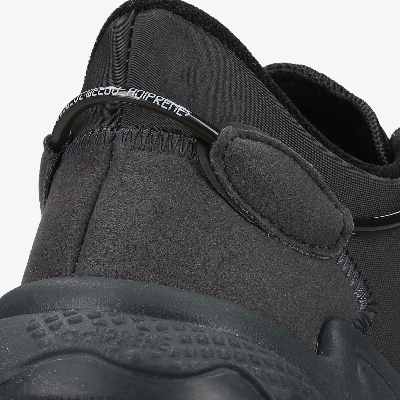 Мъжки маратонки ADIDAS OZWEEGO h04240 цвят черен