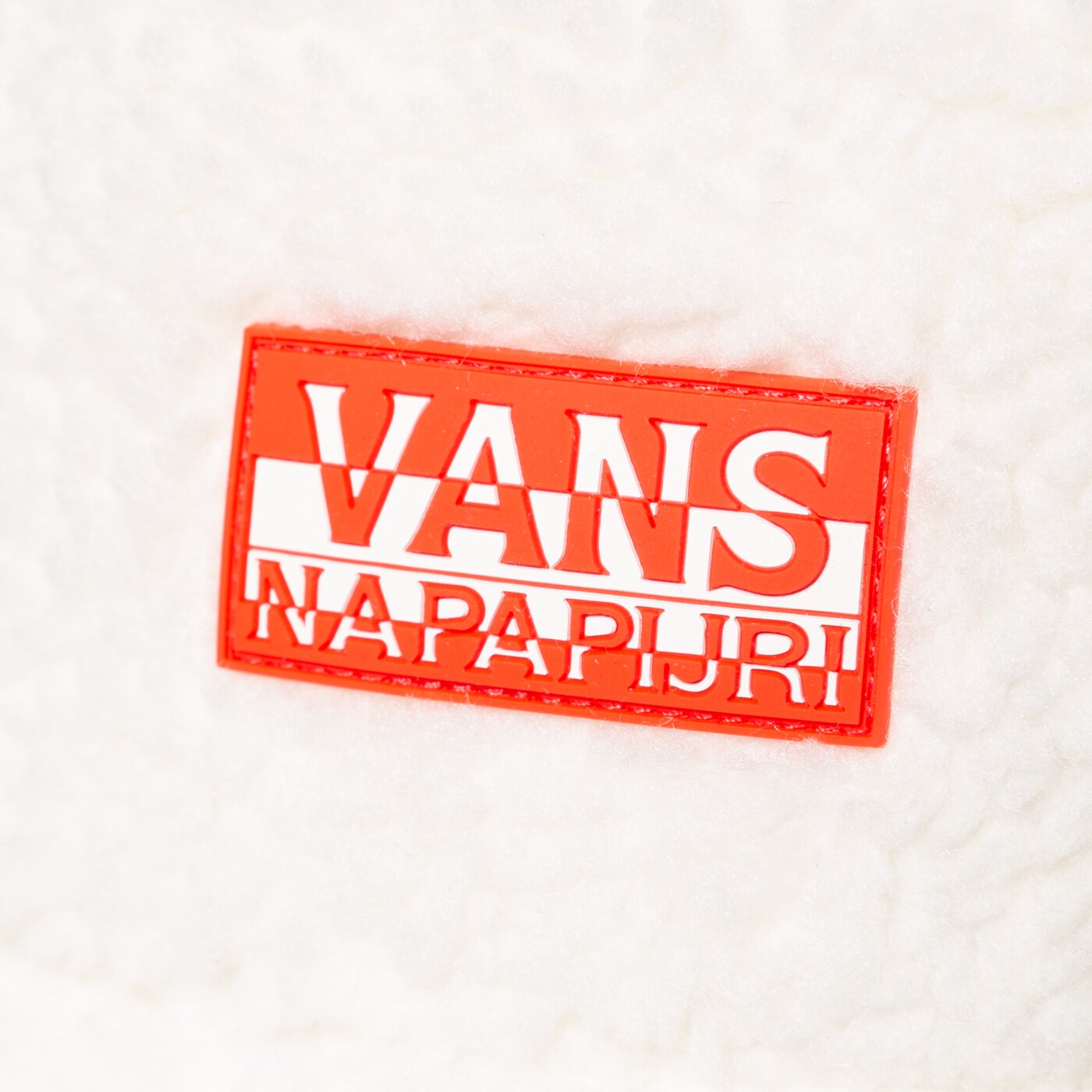  VANS ИДИОТКА MN UNDERTONE II BUCKET vn0a4tqbzof1 цвят бял