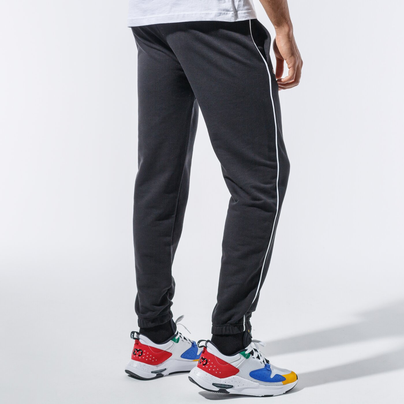 Мъжки панталони NEW ERA ПАНТАЛОНИ NBA STRIPE PIPING JOGGER LOSLAK BLK 11904443 цвят черен