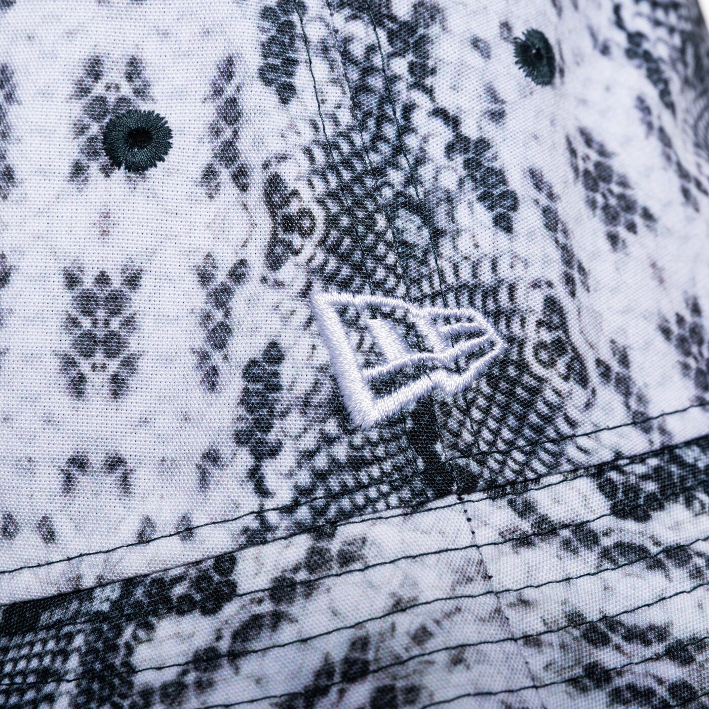  NEW ERA ИДИОТКА WMNS ANIMAL TAPERED BUCKET 60240397 цвят бял