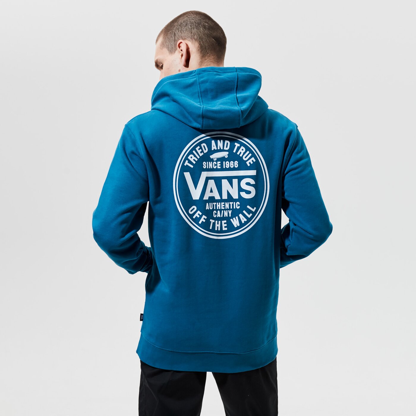 Мъжки суичър VANS СУИТЧЪР С КАЧУЛКА TRIED AND TRUE PO MOROCCAN BLUE vn0a54az1qq1 цвят син