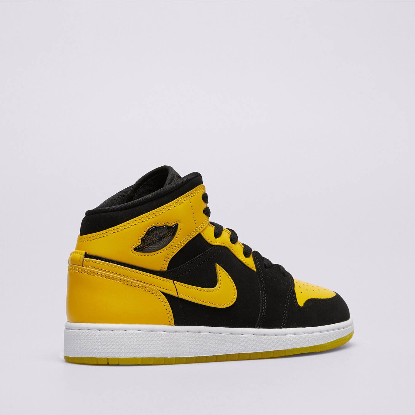 Детски маратонки JORDAN 1 MID SE hj5940-071 цвят жълт