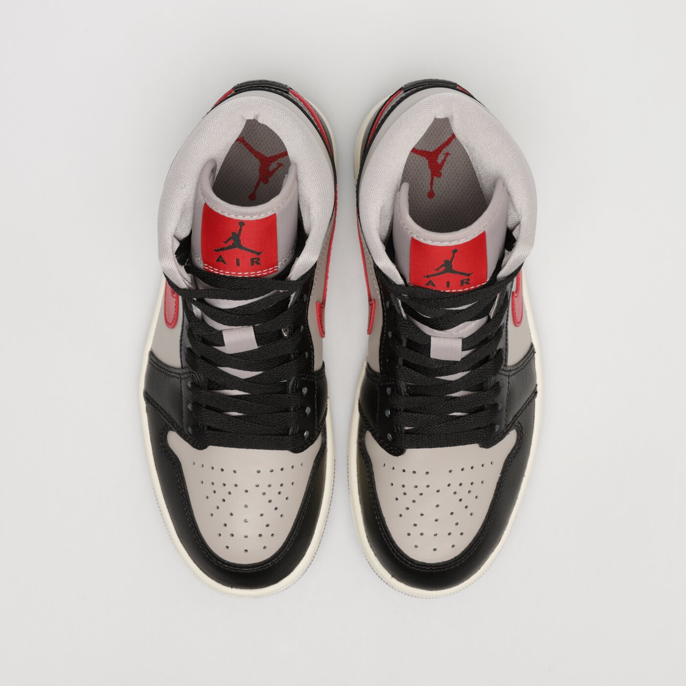 Дамски маратонки WMNS AIR JORDAN 1 MID bq6472-060 цвят сив