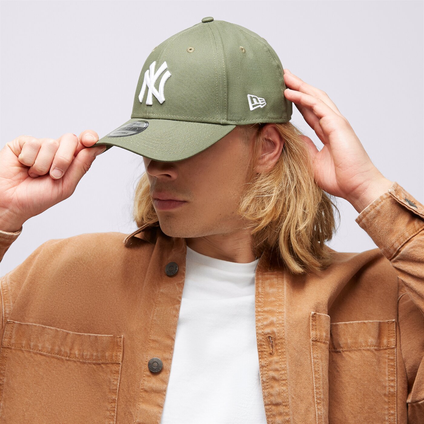 Мъжка шапка с козирка NEW ERA ШАПКА LEAGUE ESSENTIAL 9FORTY NYY КАКИ NEW YORK YANK 80636010 цвят каки