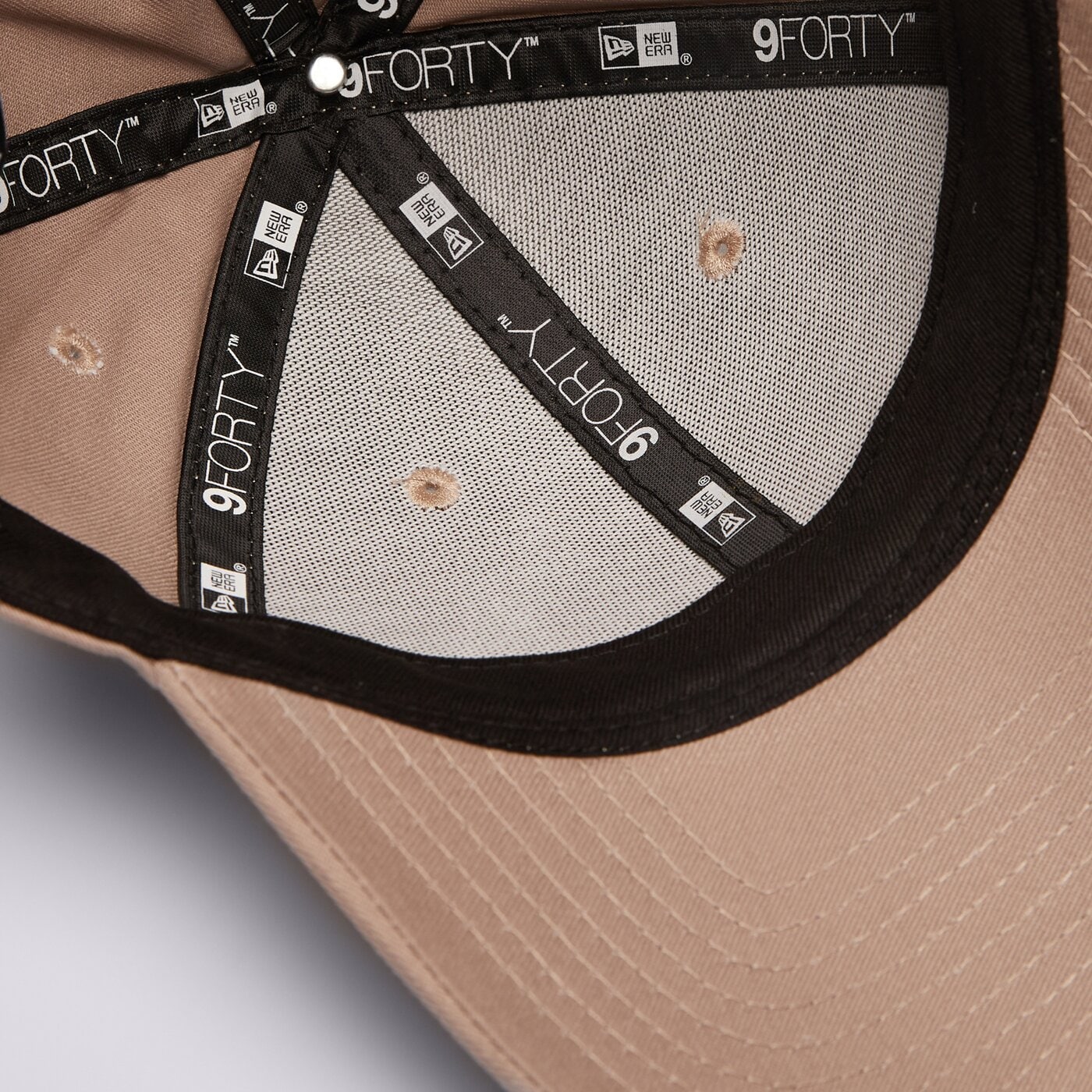 Дамска шапка с козирка NEW ERA ШАПКА NE ESS 940 NONE 60434931 цвят кафяв