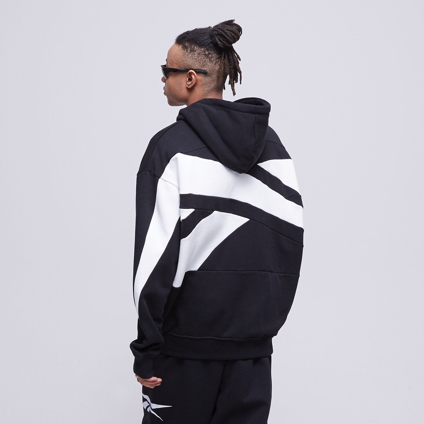Мъжки суичър REEBOK СУИТЧЪР С КАЧУЛКА CL BV HOODIE hy7105 цвят черен