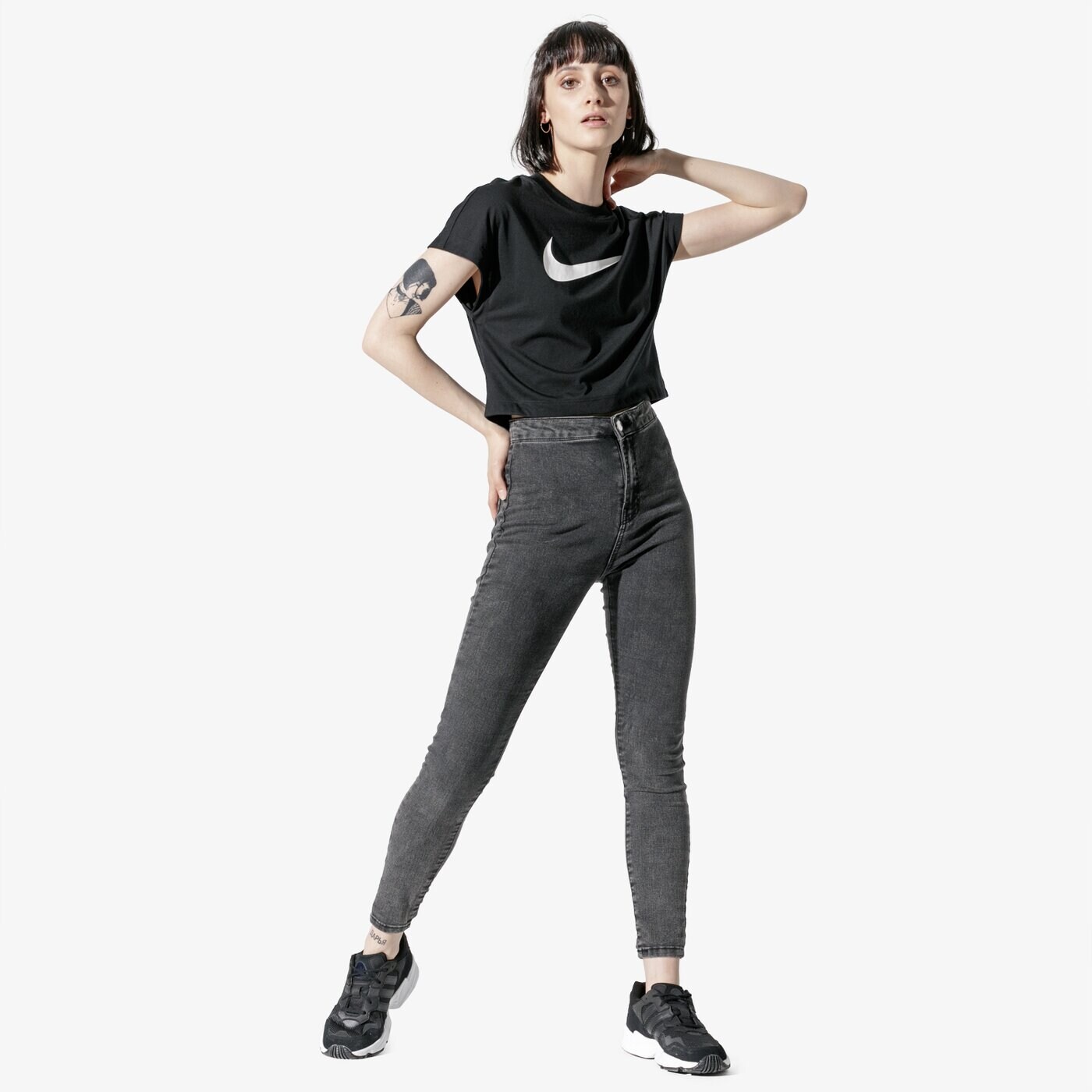 Дамска тениска NIKE ТОП W NSW SWSH ТОП CROP SS  SPORTSWEAR ar3064-010 цвят черен