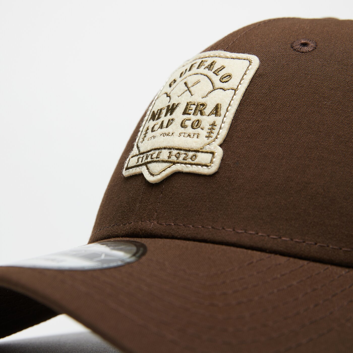 Мъжка шапка с козирка NEW ERA ШАПКА NE REPREVE 940 60424737 цвят кафяв