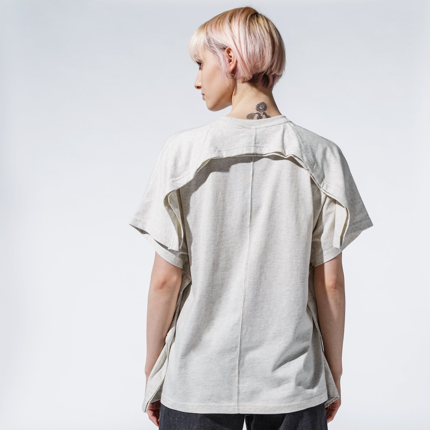 Дамска тениска NIKE ТЕНИСКА SPORTSWEAR cz8355-141 цвят сив