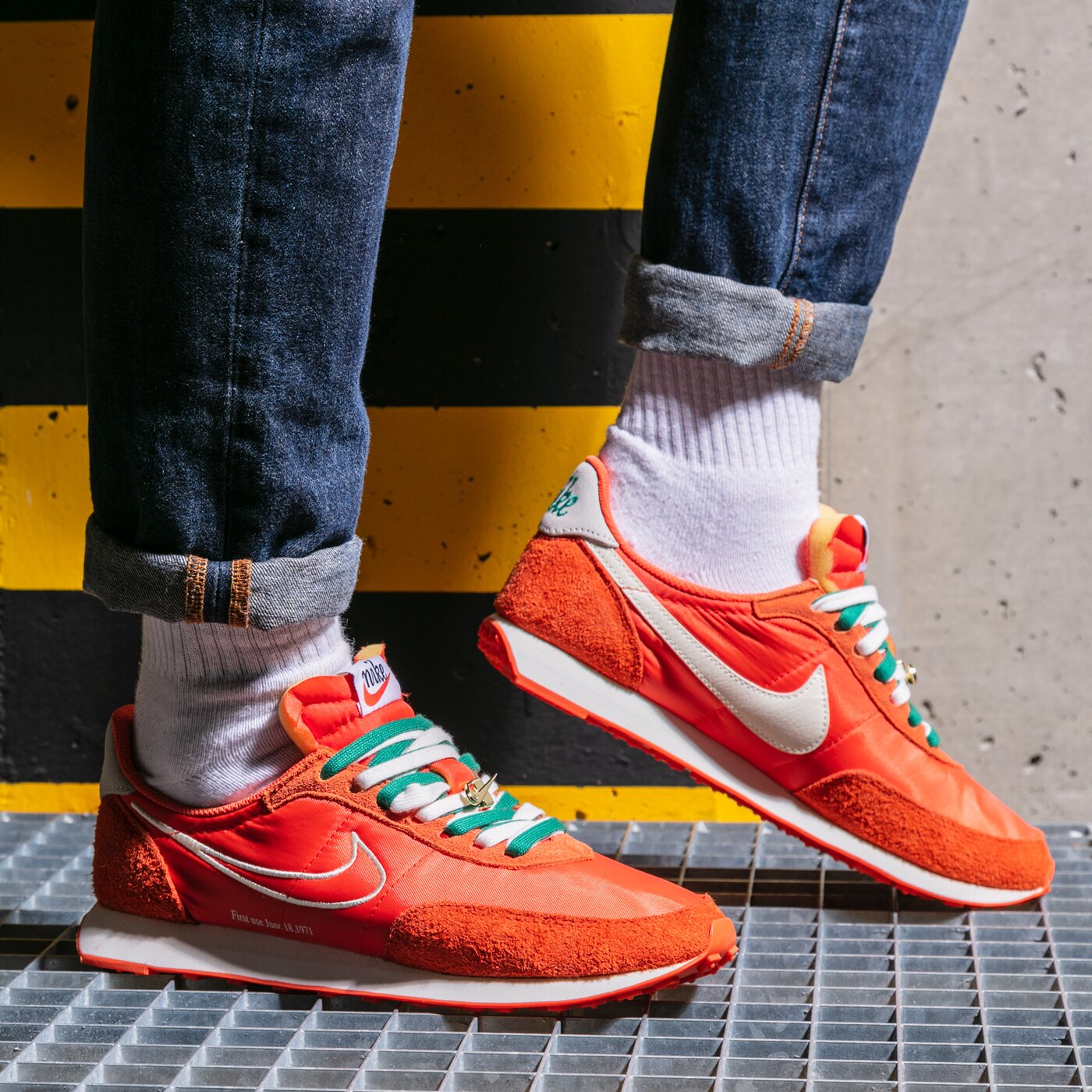 Мъжки маратонки NIKE WAFFLE TRAINER 2 dh4390-800 цвят оранжев