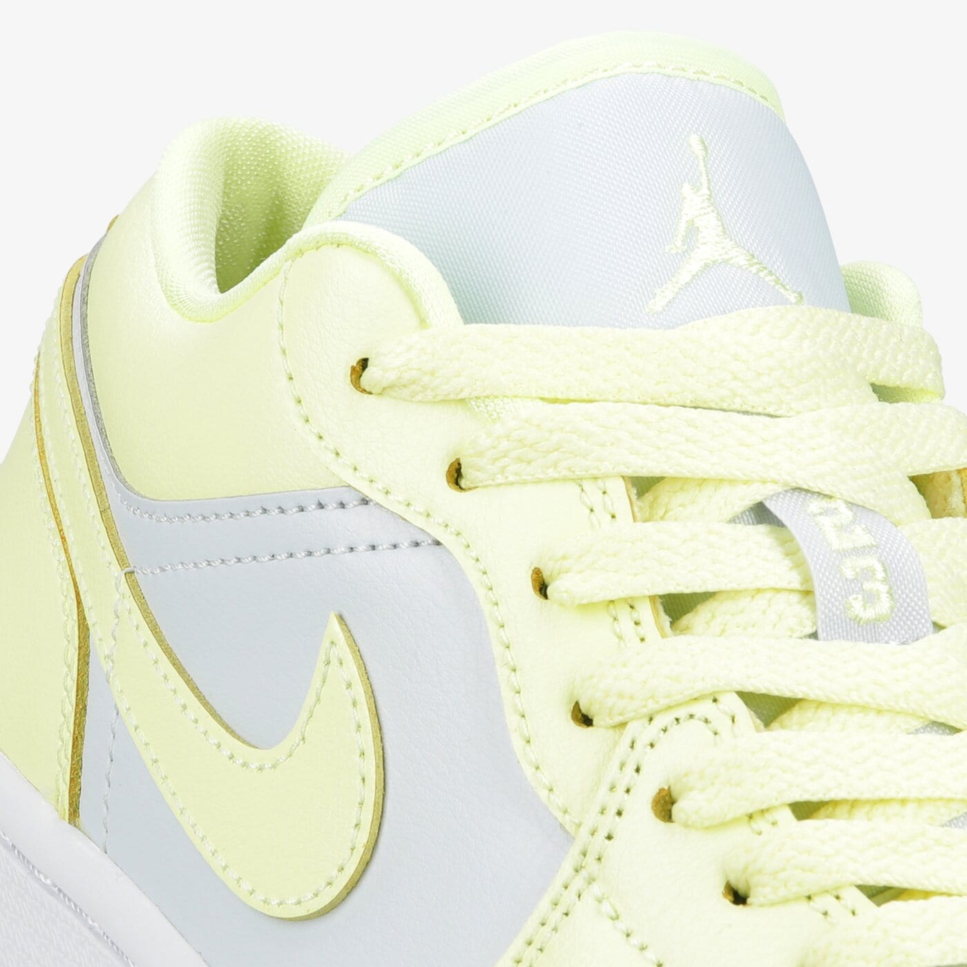 Дамски маратонки AIR JORDAN 1 LOW dc0774-007 цвят жълт