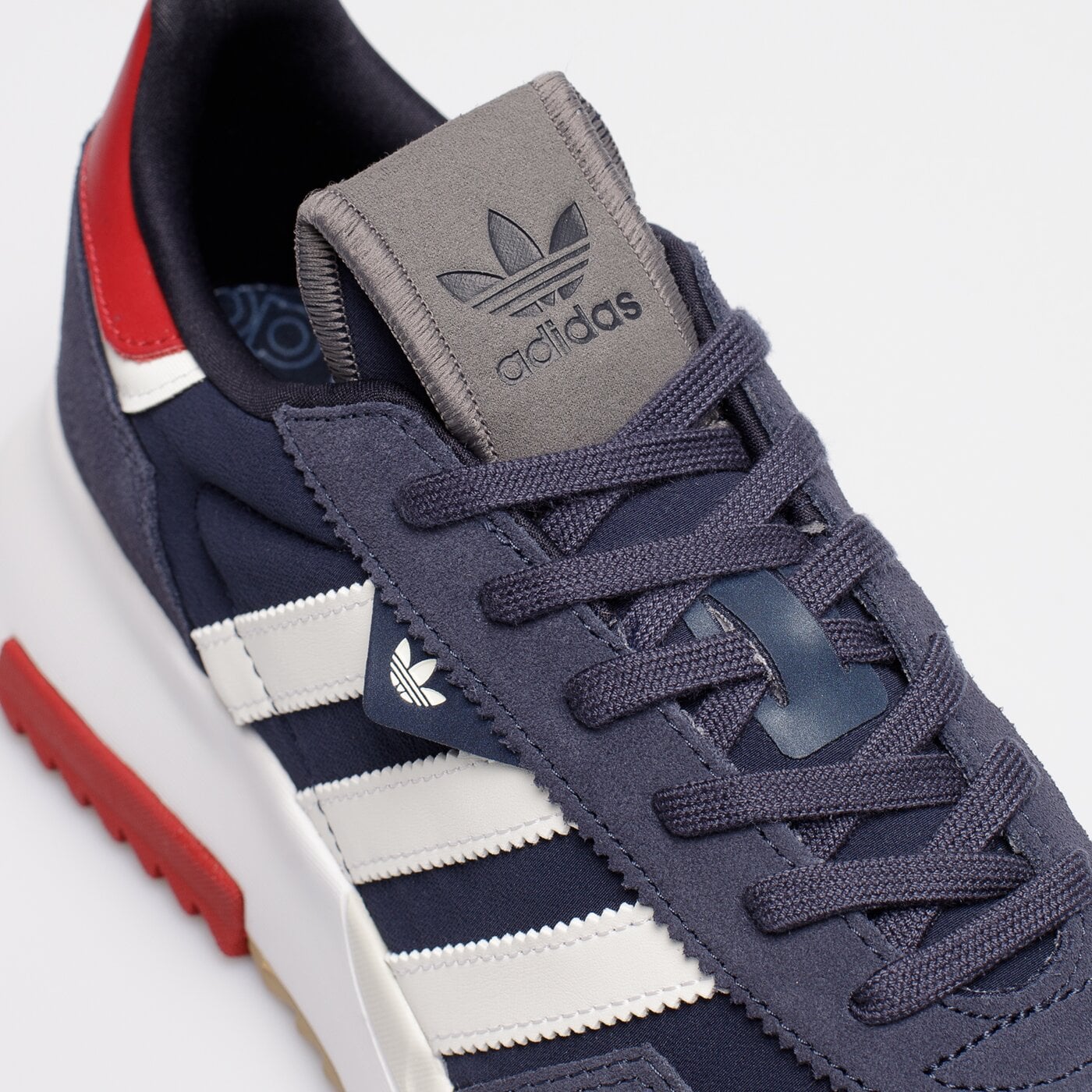 Мъжки маратонки ADIDAS RETROPY F2 gw0509 цвят тъмносин