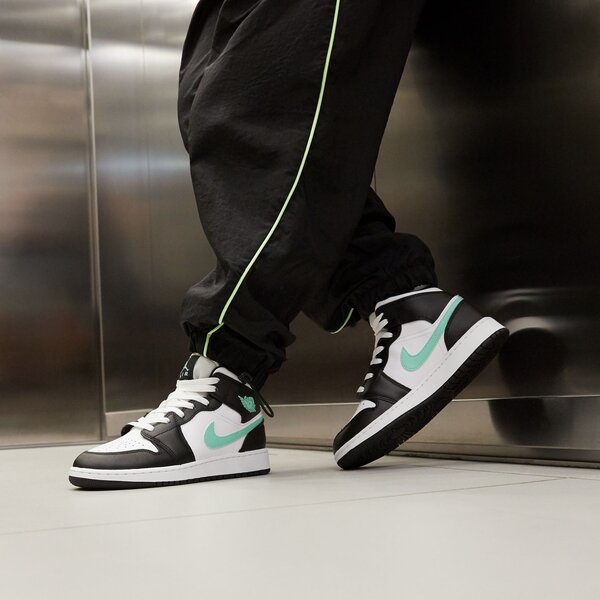 Детски маратонки AIR JORDAN 1 MID  dq8423-103 цвят бял